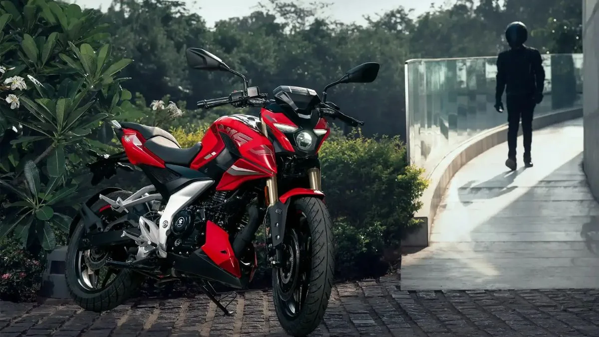 Bajaj Pulsar N160: Muscular Looks, 52 kmpl Mileage & Price Starting at ₹1.31 Lakh