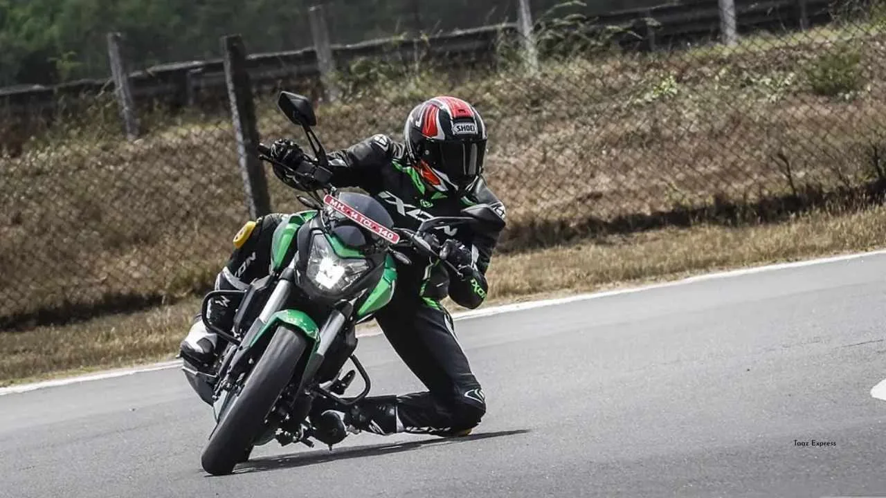 Bajaj Dominar 400: Touring Beast with 40 PS Power, Dual Exhaust & USD Forks — Starts at ₹2.30 Lakh